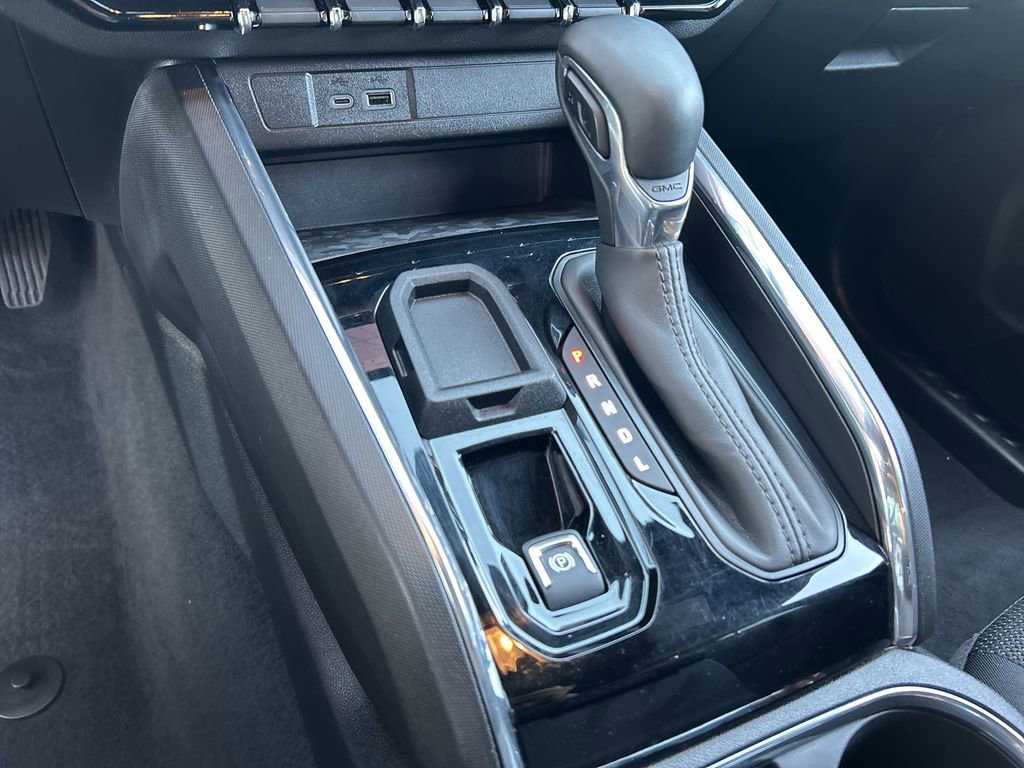 Used 2025 GMC Canyon Elevation image 14