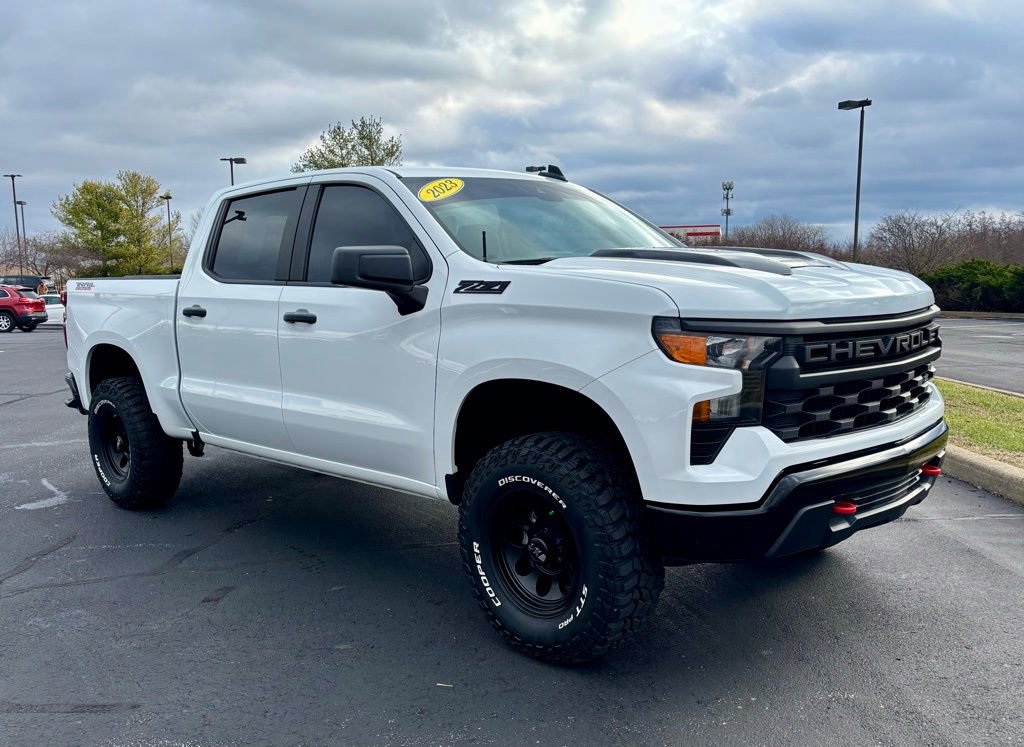 Used 2023 Chevrolet Silverado 1500 Custom Trail Boss w/ LPO, Dark Essentials Package image 9