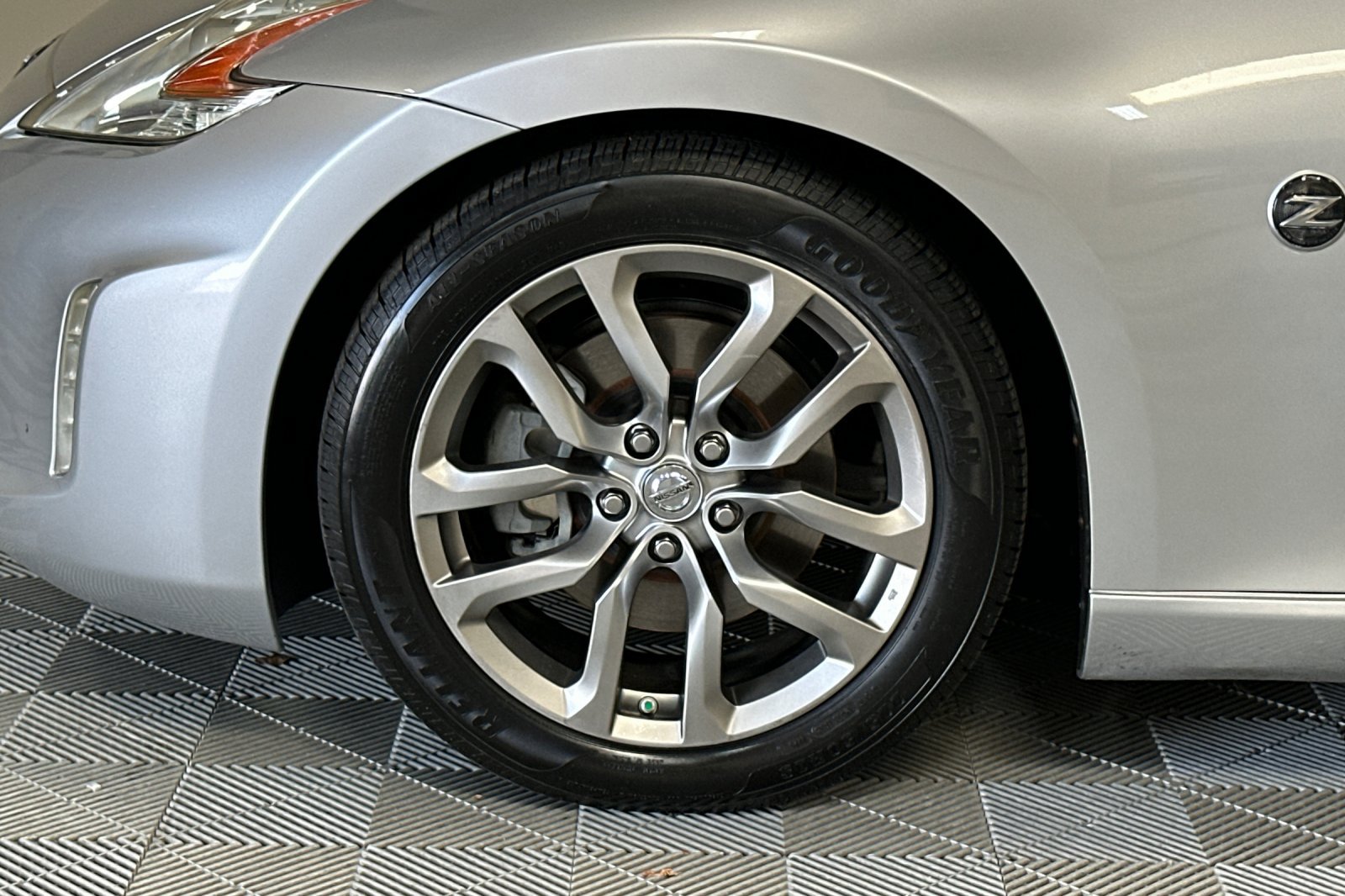 Used 2013 Nissan 370Z Coupe RWD image 41