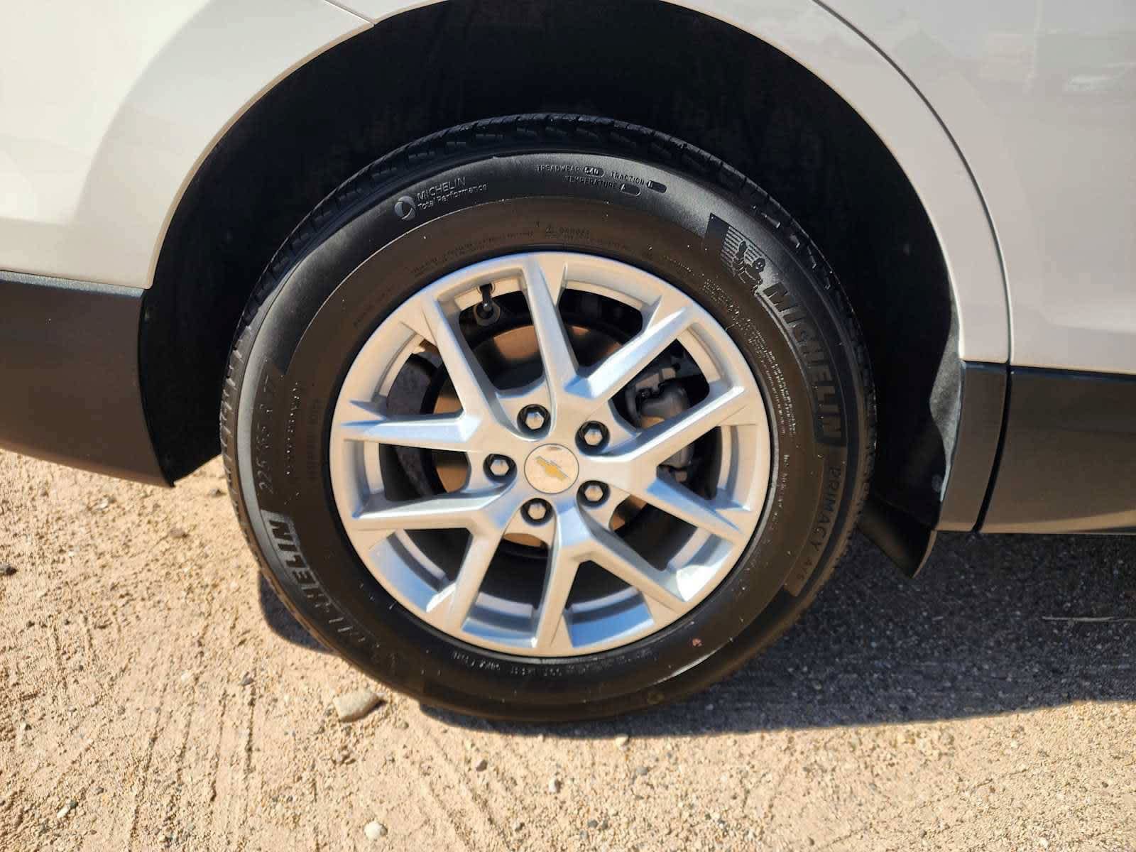 Used 2022 Chevrolet Equinox LT FWD image 11