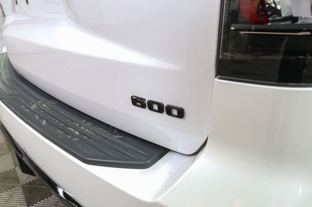 Used 2024 Cadillac Escalade ESV Sport Platinum w/ LPO, ONYX Package image 10