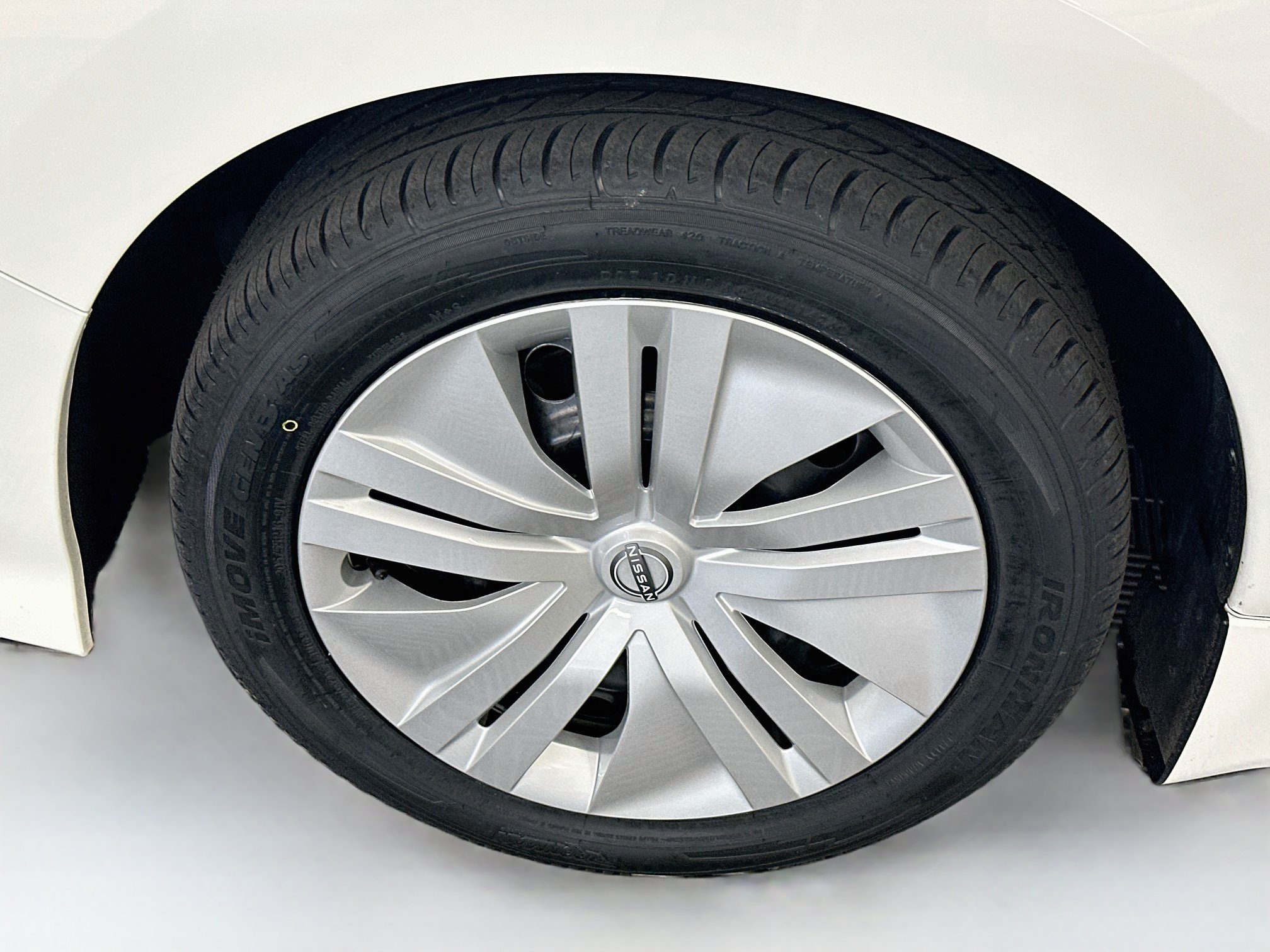 Used 2025 Nissan Leaf S FWD image 34