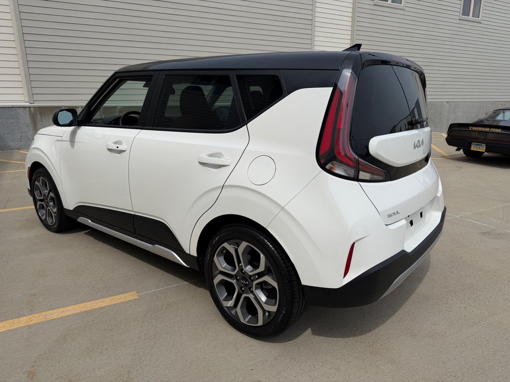 Used 2025 Kia Soul EX FWD image 5