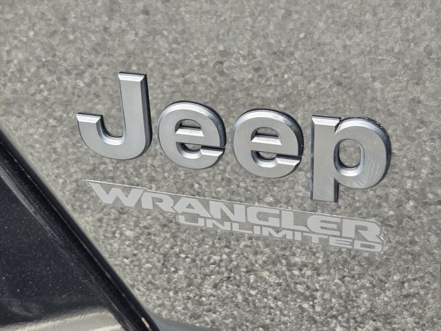 Used 2020 Jeep Wrangler Unlimited Sahara AWD/4WD image 38