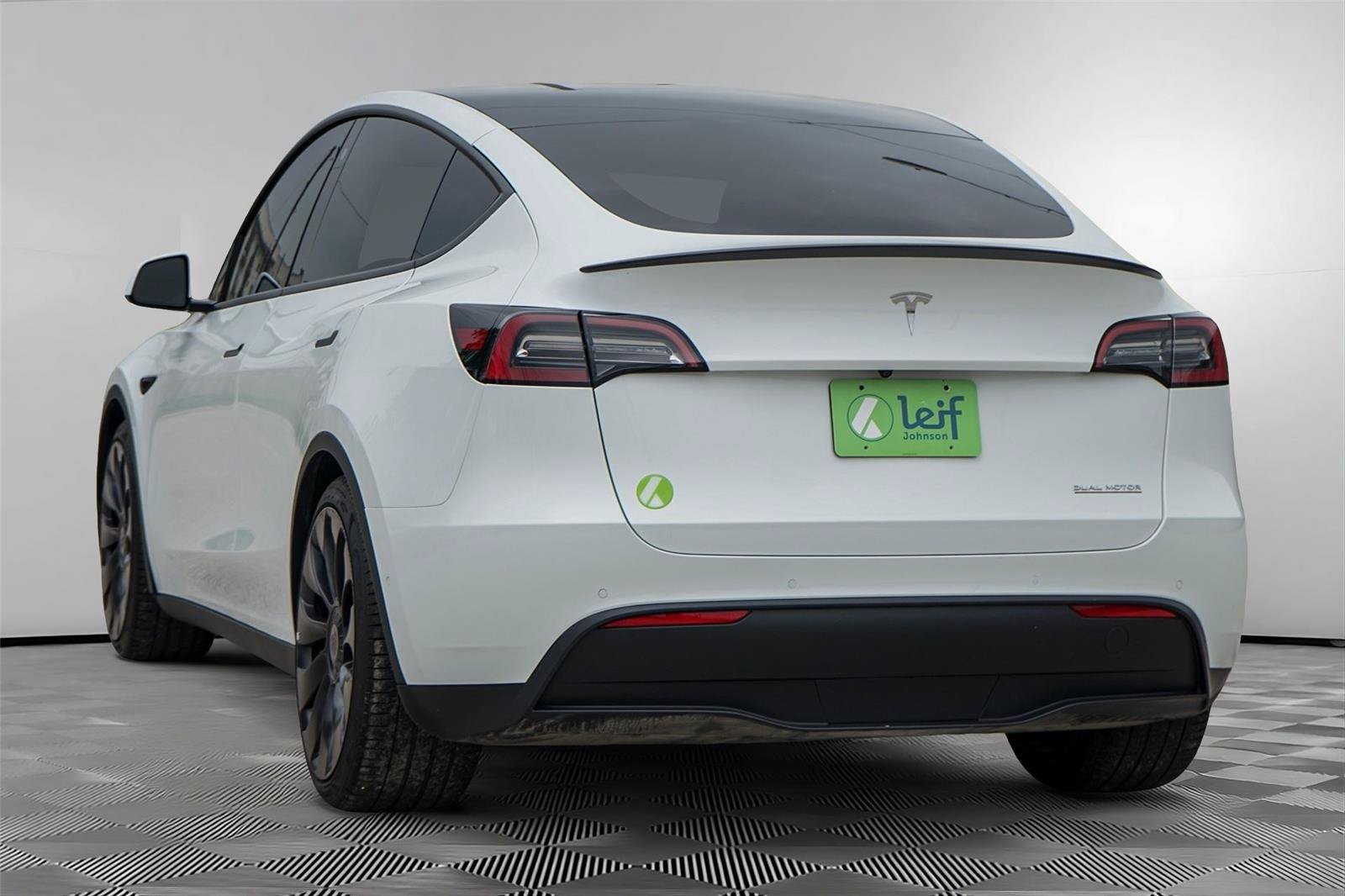 Used 2022 Tesla Model Y Performance AWD/4WD image 6