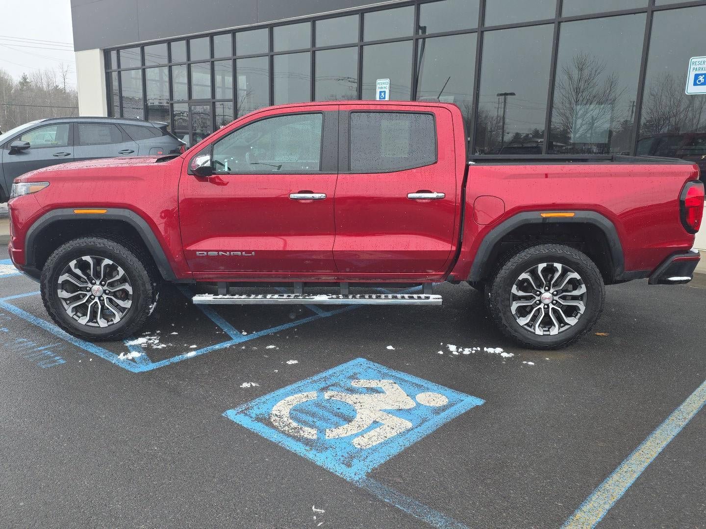 Used 2024 GMC Canyon Denali AWD/4WD image 2