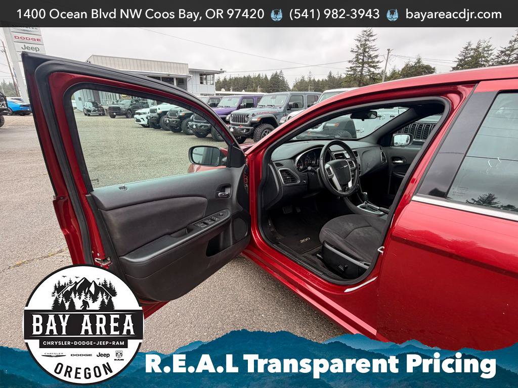 Used 2012 Chrysler 200 Touring FWD image 10