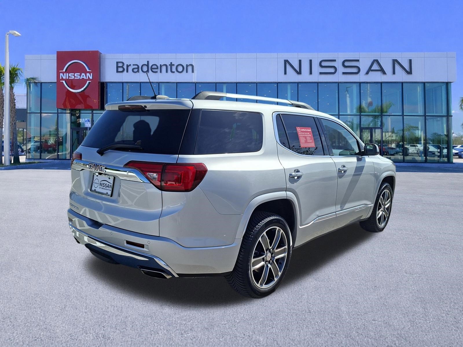 Used 2019 GMC Acadia Denali w/ Technology Package FWD image 5