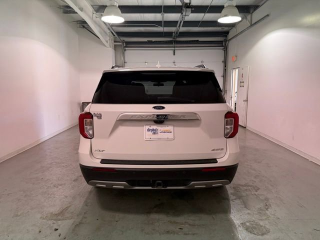 Used 2021 Ford Explorer XLT w/ Equipment Group 202A image 6