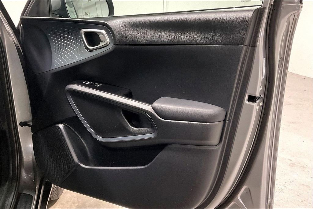 Used 2025 Kia Soul EX FWD image 22