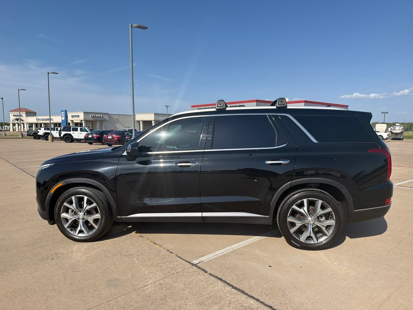 Used 2022 Hyundai Palisade SEL w/ 8P Bench Seat Package AWD/4WD image 8