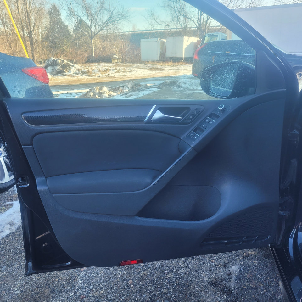 Used 2013 Volkswagen Golf 4-Door image 10