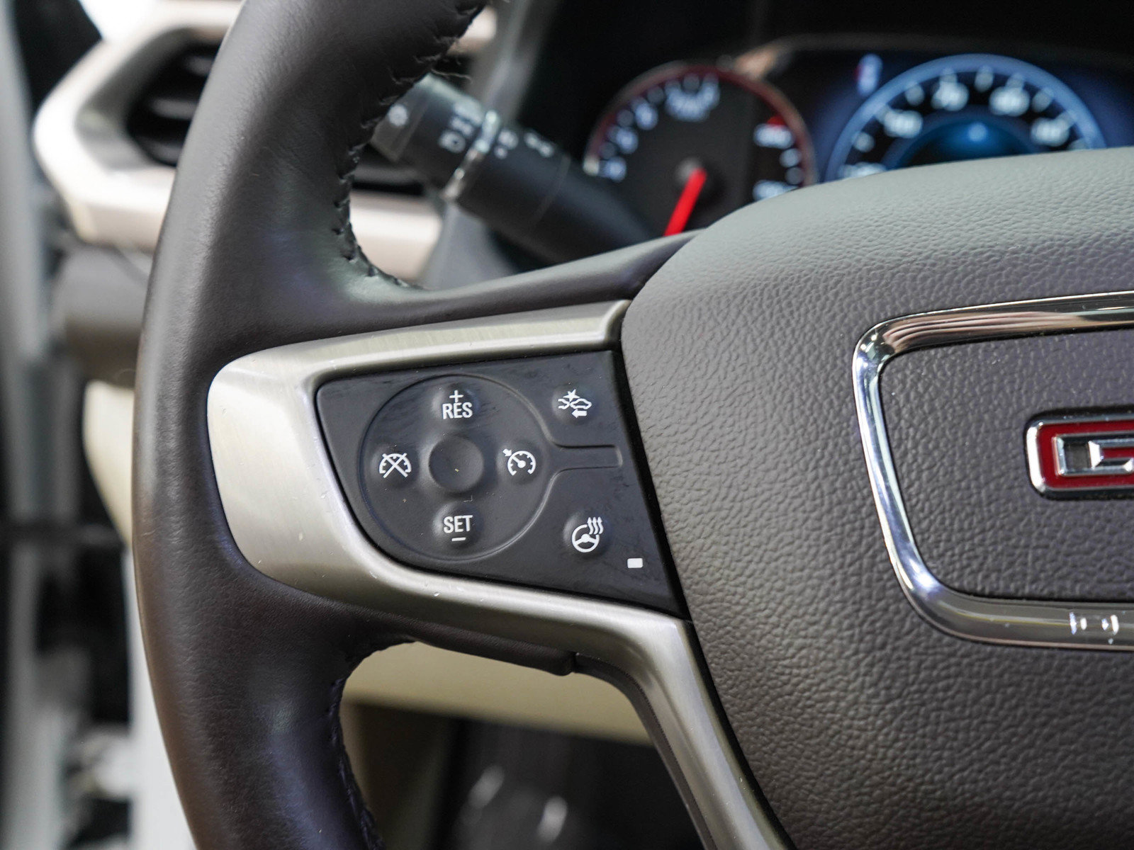 Used 2019 GMC Acadia Denali AWD/4WD image 28