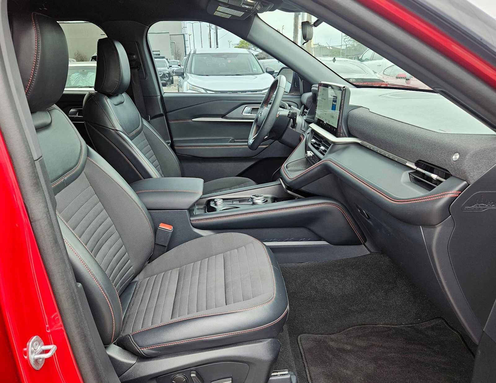 Used 2025 Ford Explorer ST-Line RWD image 17