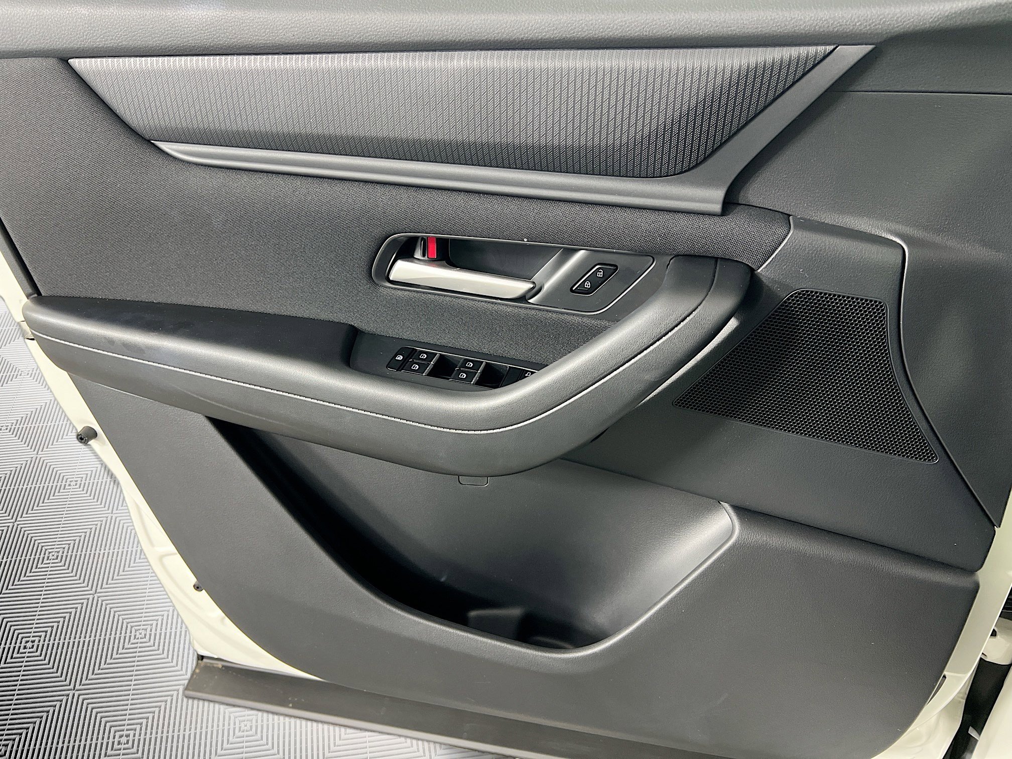 Used 2025 MAZDA CX-90 3.3 Turbo w/ Select Package image 18