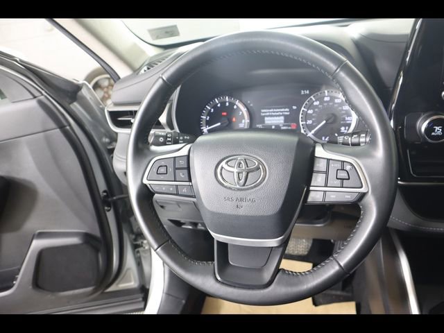 Used 2024 Toyota Highlander LE image 22