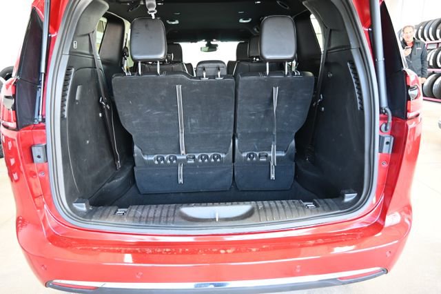 Used 2025 Chrysler Pacifica Select FWD image 30