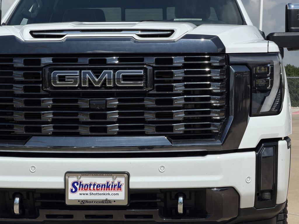 Used 2024 GMC Sierra 2500 Denali Ultimate AWD/4WD image 8