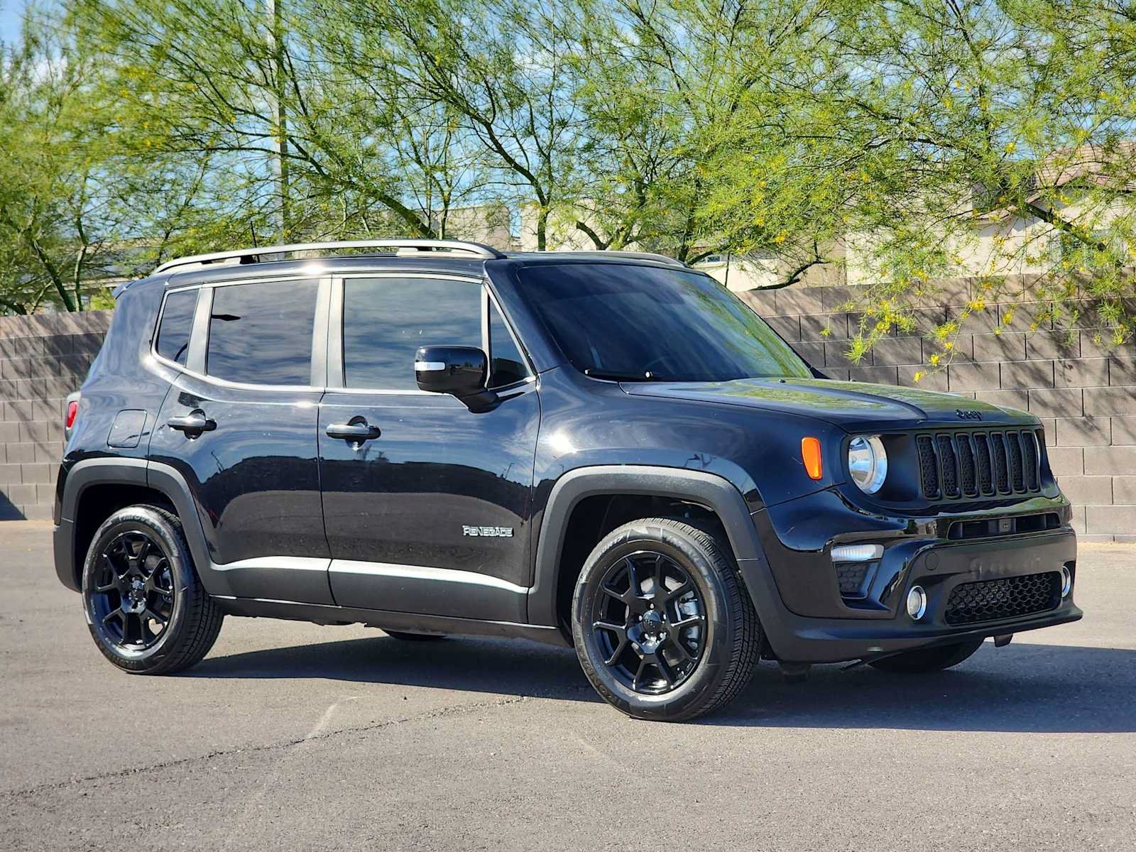 Used 2020 Jeep Renegade Altitude FWD image 2