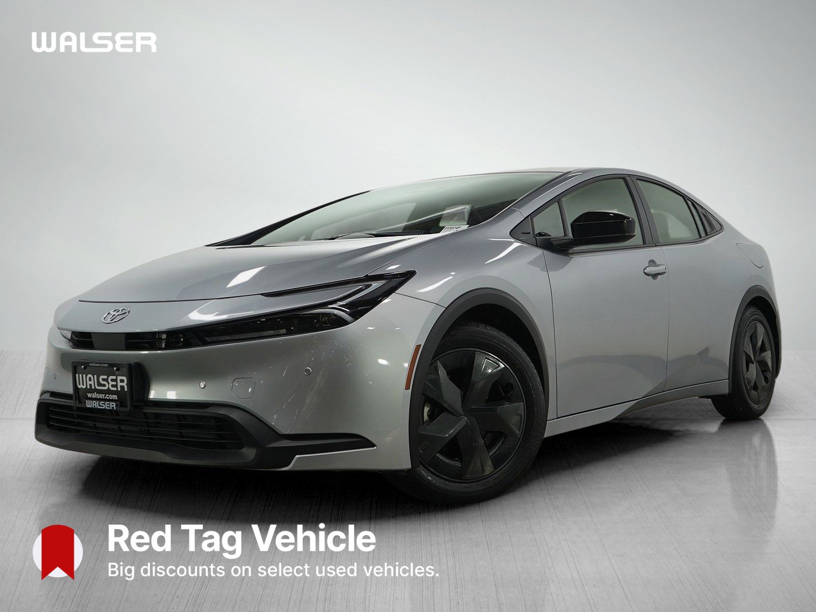 Used 2025 Toyota Prius LE image 1