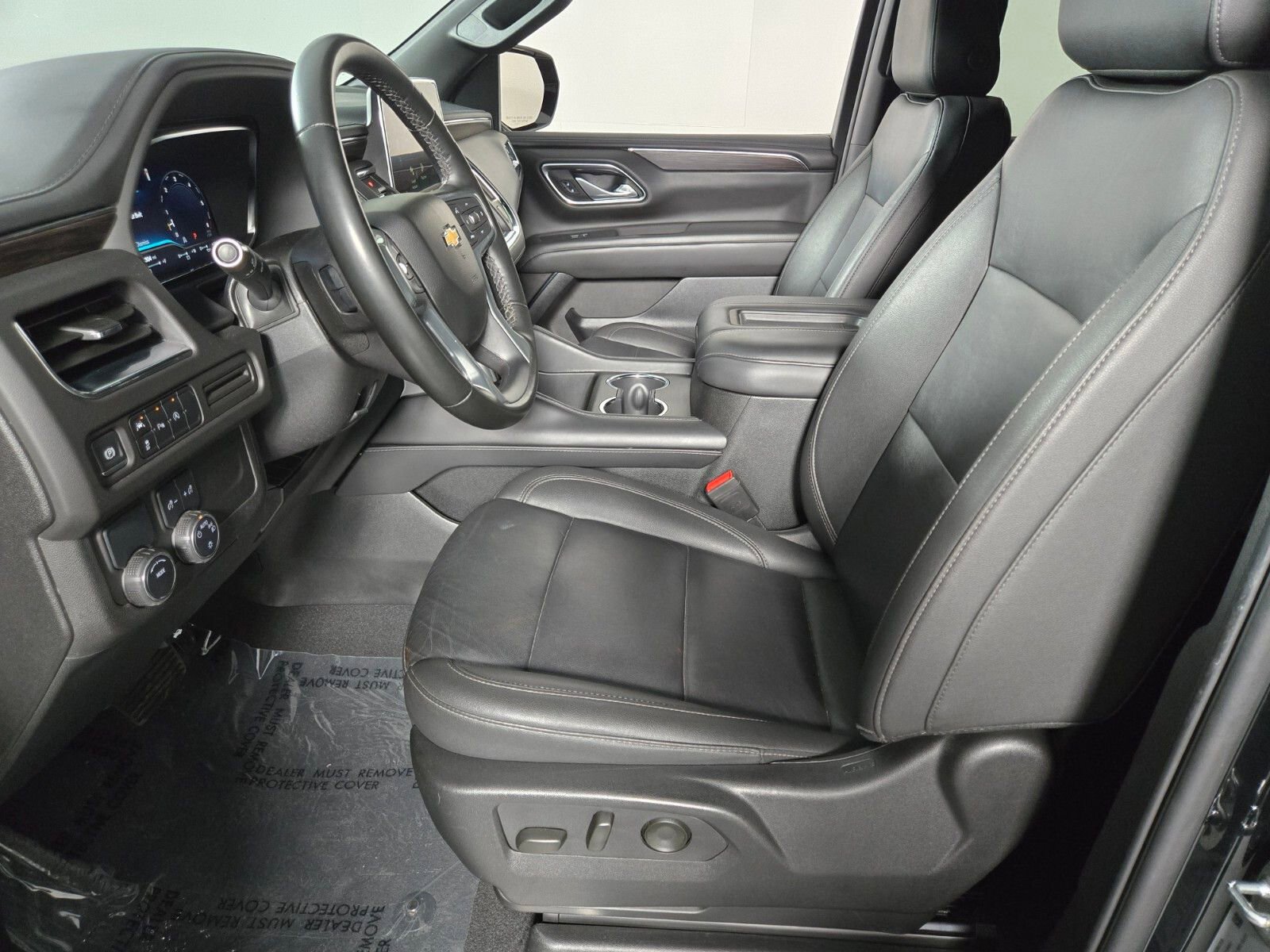 Used 2024 Chevrolet Suburban LT RWD image 10