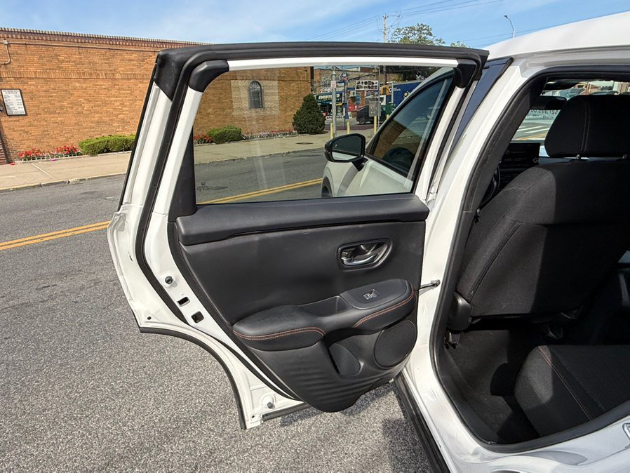 Used 2025 Honda HR-V Sport image 21