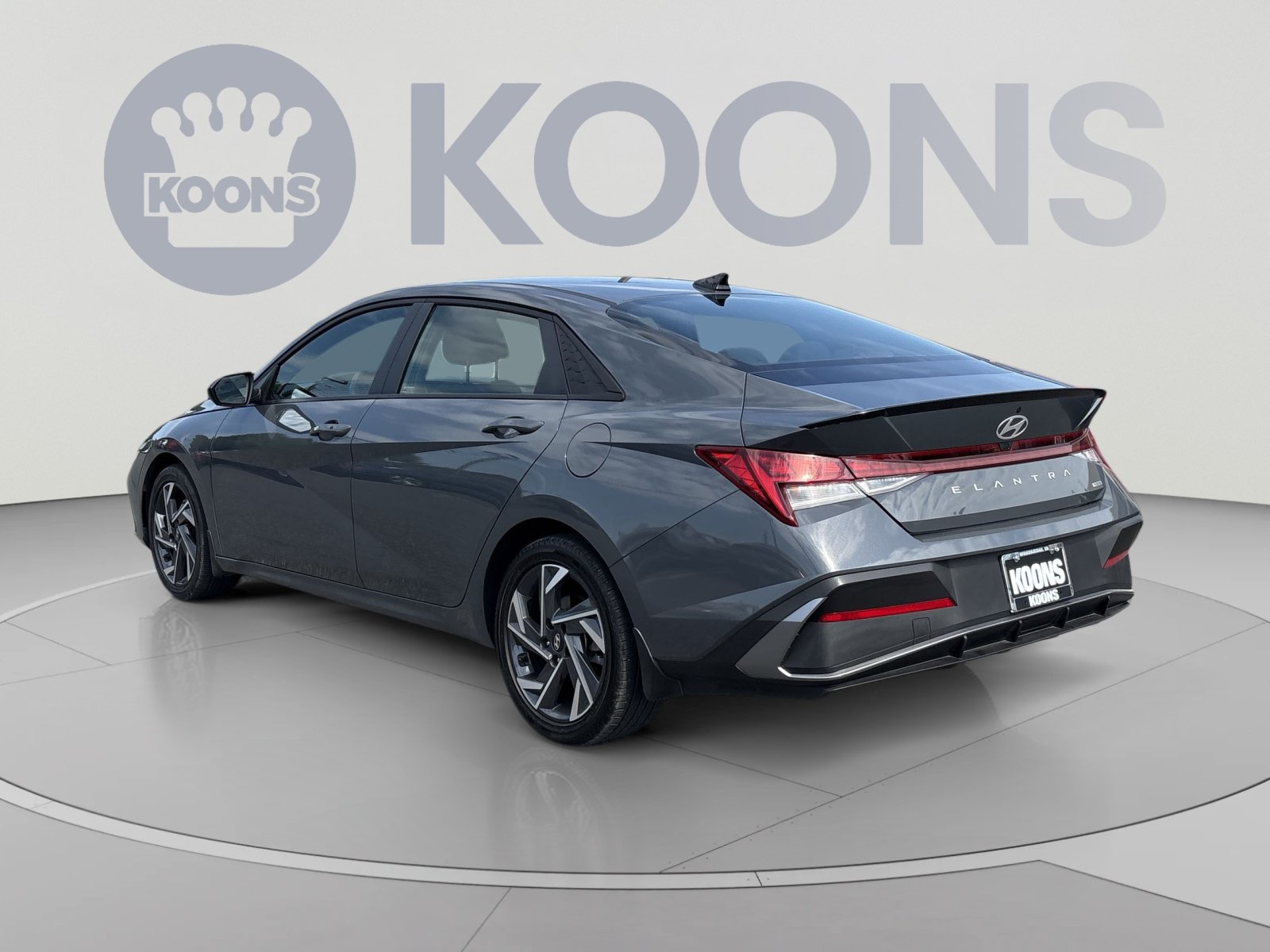 Used 2025 Hyundai Elantra SEL FWD image 4