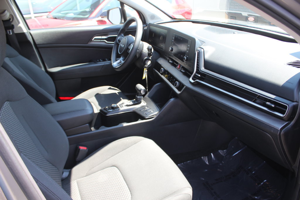 Used 2024 Kia Sportage LX AWD/4WD image 35