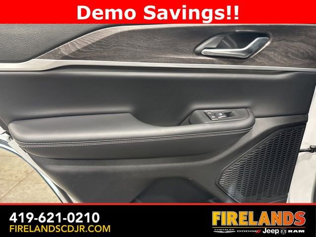 New 2025 Jeep Grand Cherokee Limited w/ Trailer Tow Package image 16