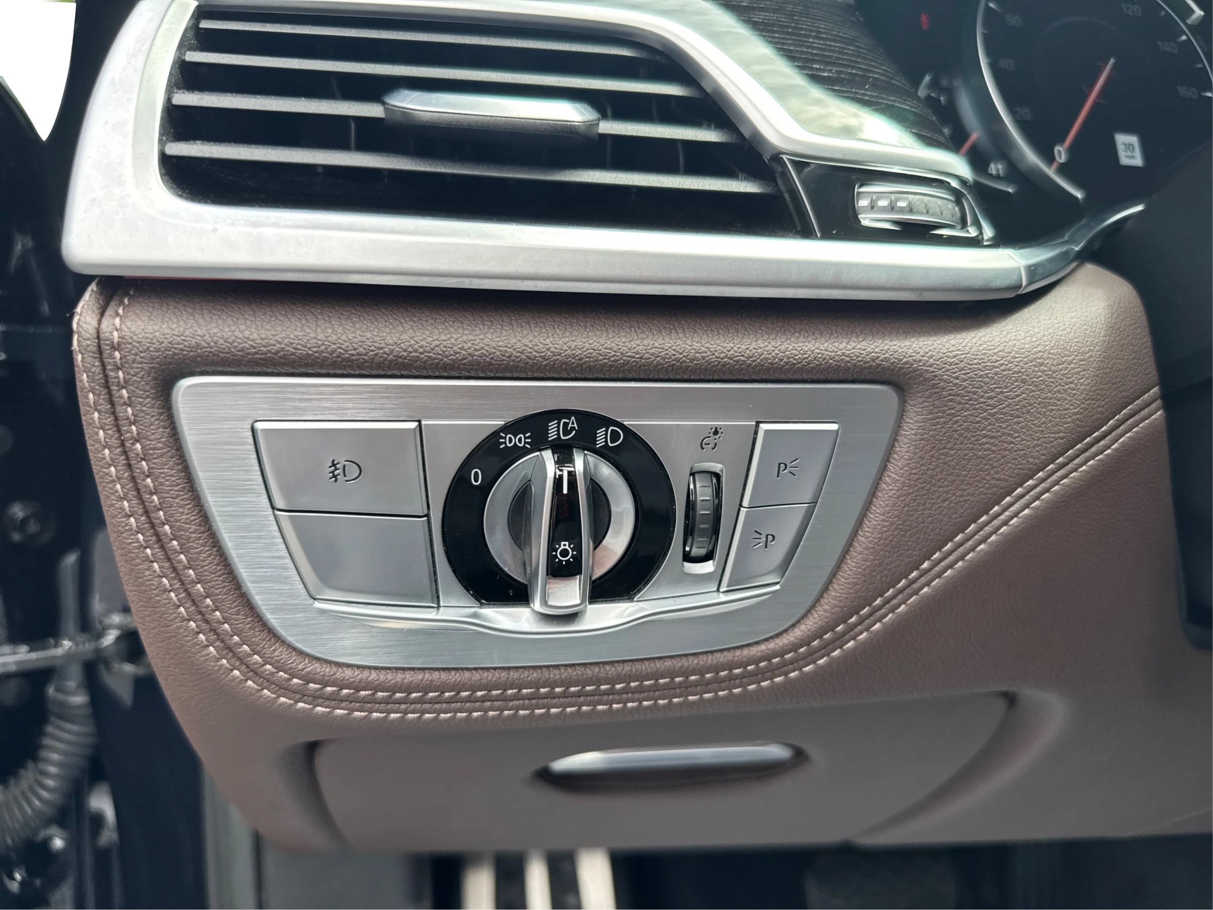 Used 2017 BMW 750i xDrive AWD/4WD image 21