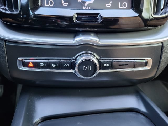 Used 2018 Volvo XC60 T5 Momentum w/ Convenience Package AWD/4WD image 18