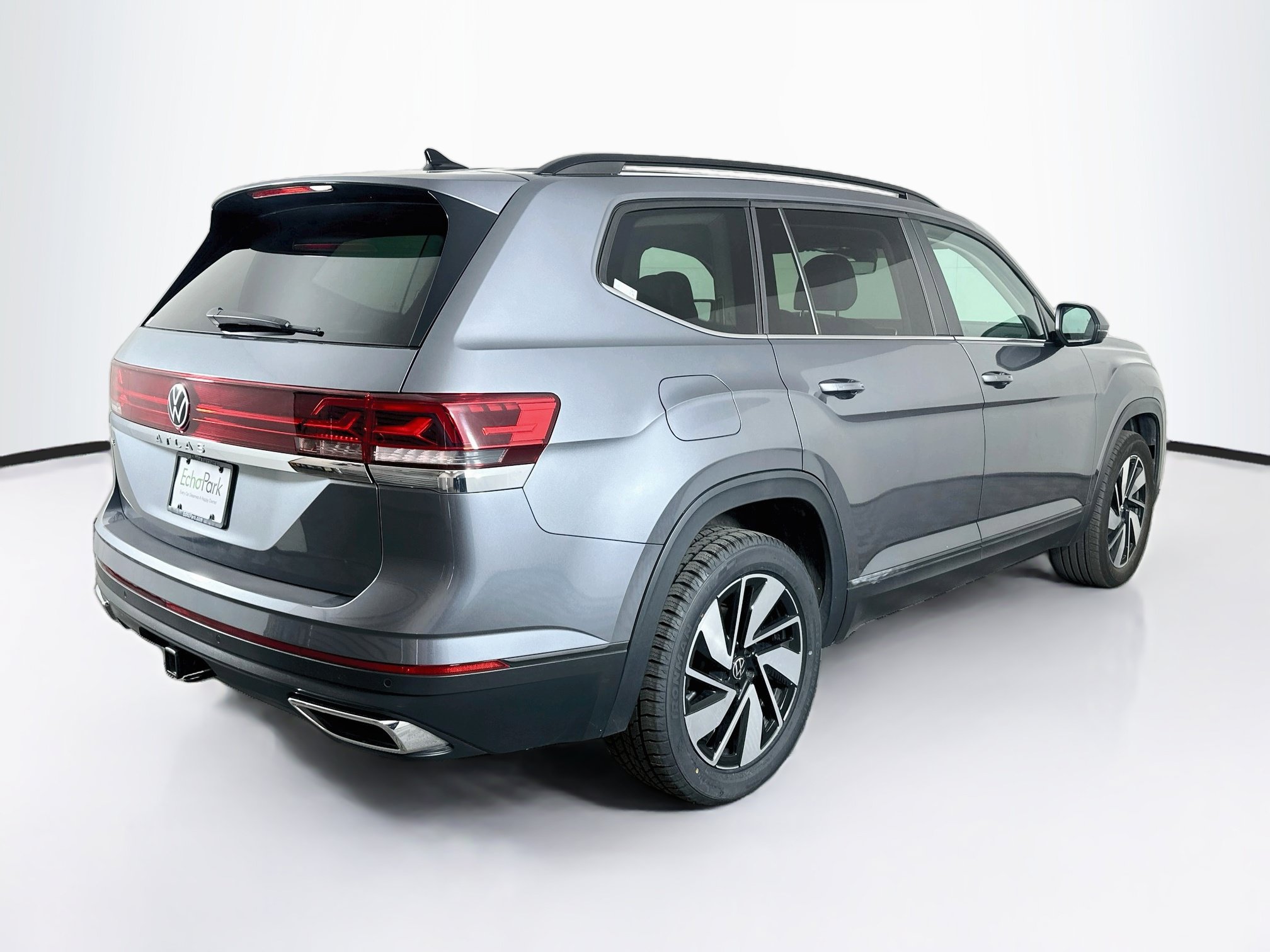 Used 2025 Volkswagen Atlas SE FWD image 9
