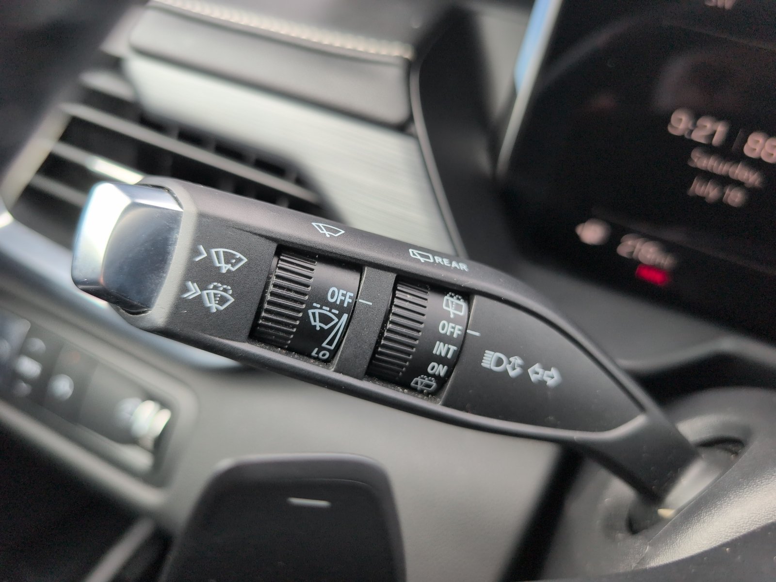 Used 2025 GMC Acadia Elevation FWD image 23