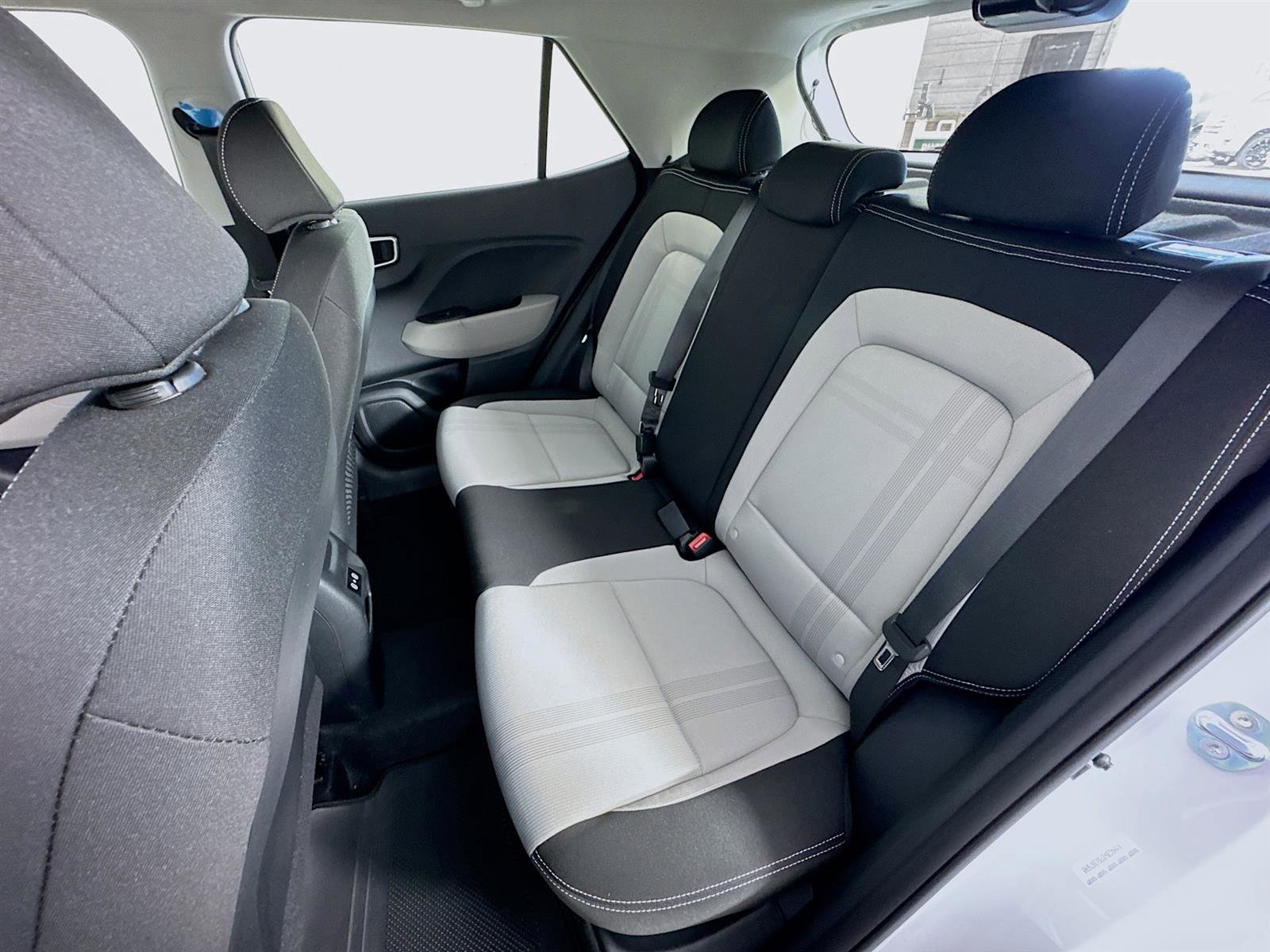 New 2025 Hyundai Venue SEL image 21