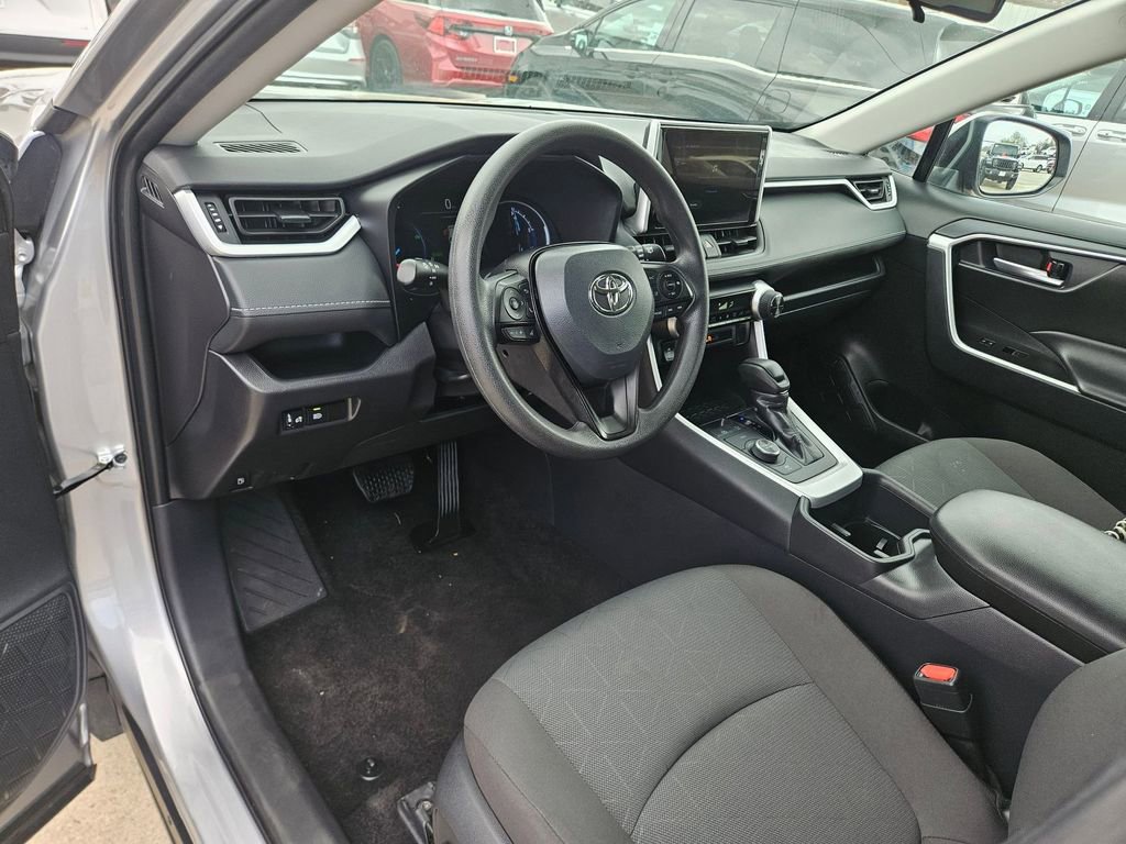 Used 2025 Toyota RAV4 XLE image 13