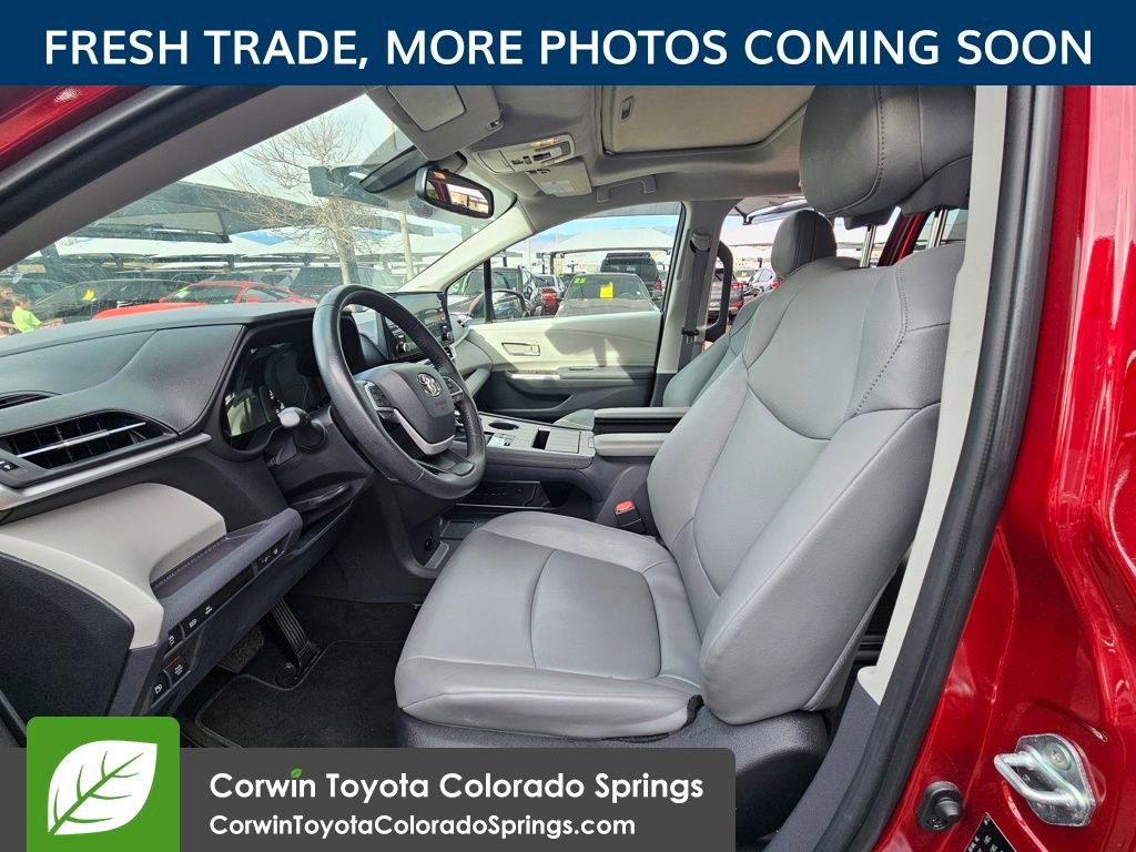 Used 2023 Toyota Sienna XLE w/ XLE Plus Package image 11
