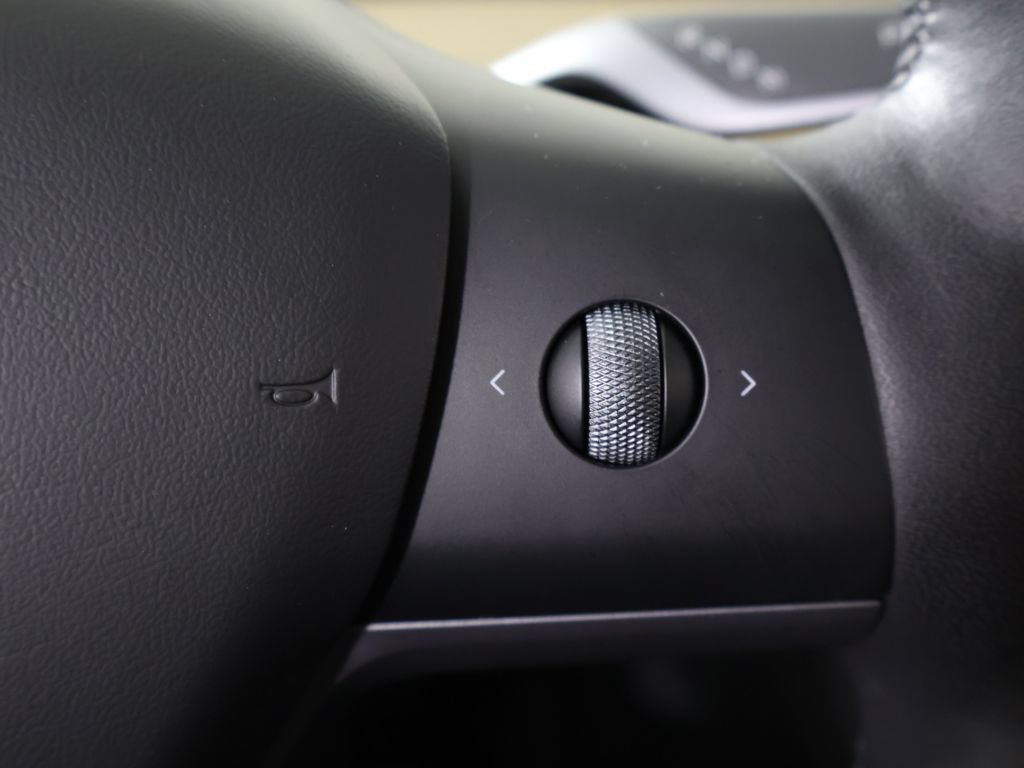 Used 2023 Tesla Model 3 Standard Range RWD image 43