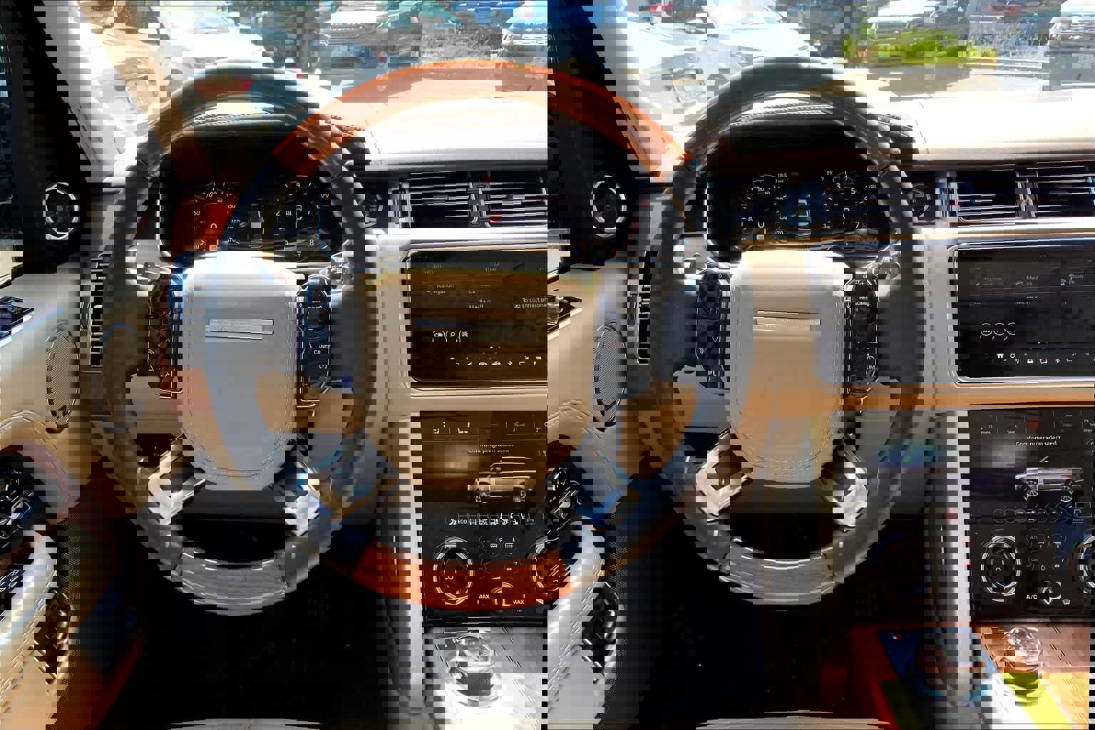 Used 2019 Land Rover Range Rover Supercharged image 5