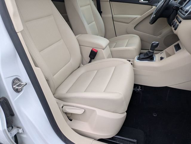 Used 2017 Volkswagen Tiguan S image 18