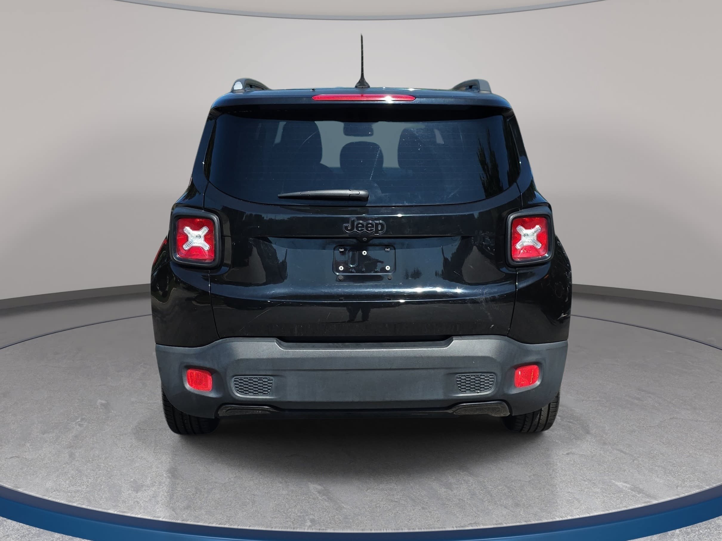 Used 2017 Jeep Renegade Altitude FWD image 6