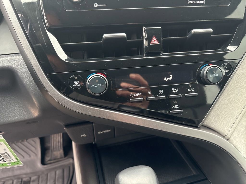 Used 2022 Toyota Camry SE image 17