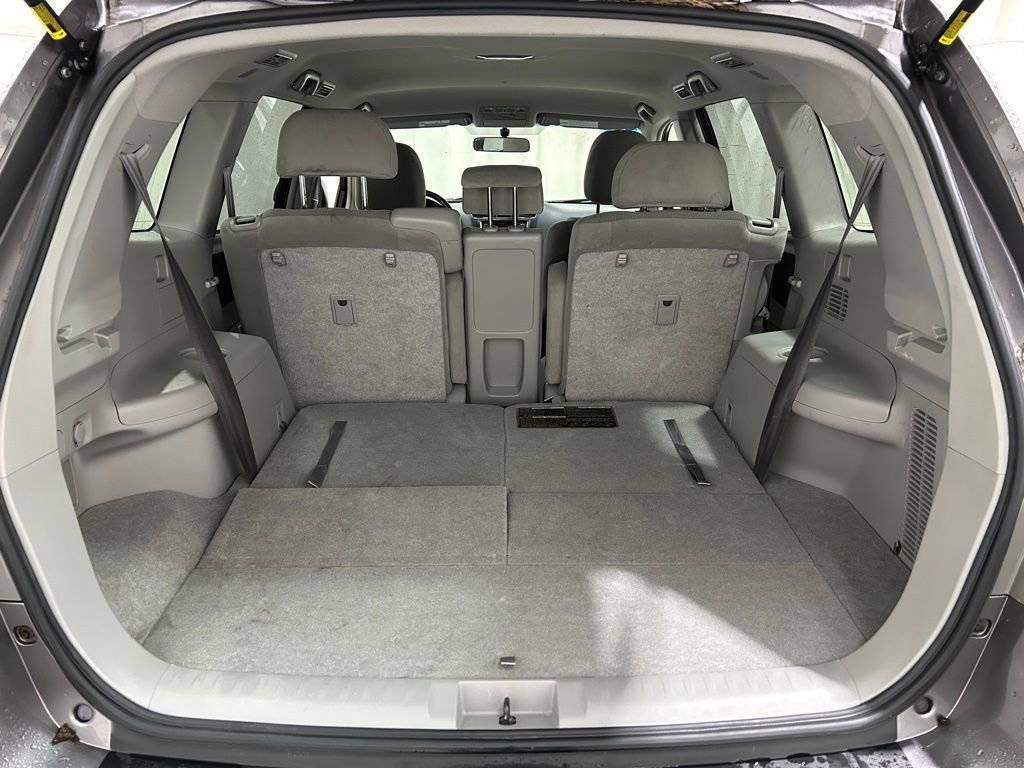 Used 2013 Toyota Highlander Base image 28