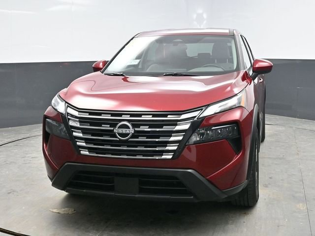Used 2025 Nissan Rogue SV AWD/4WD image 2
