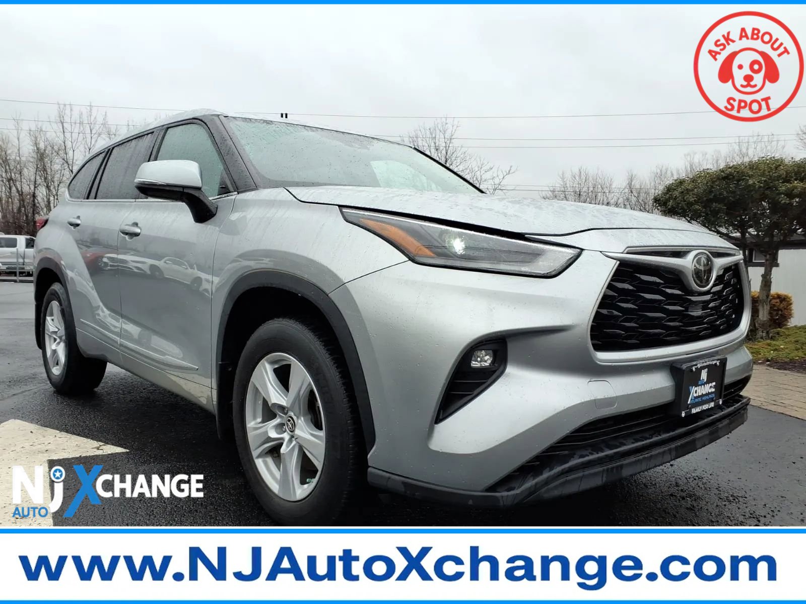 Used 2021 Toyota Highlander LE image 1