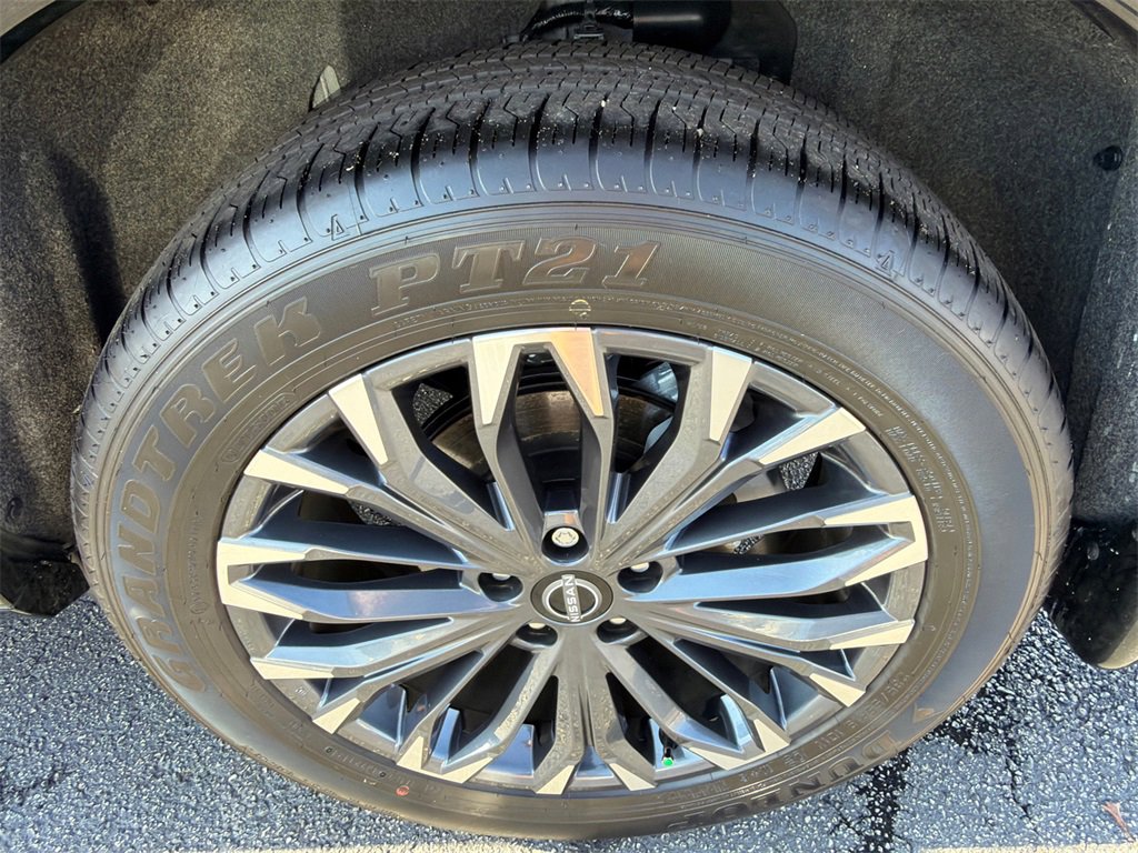 Used 2025 Nissan Rogue Platinum w/ Platinum Premium Package image 20