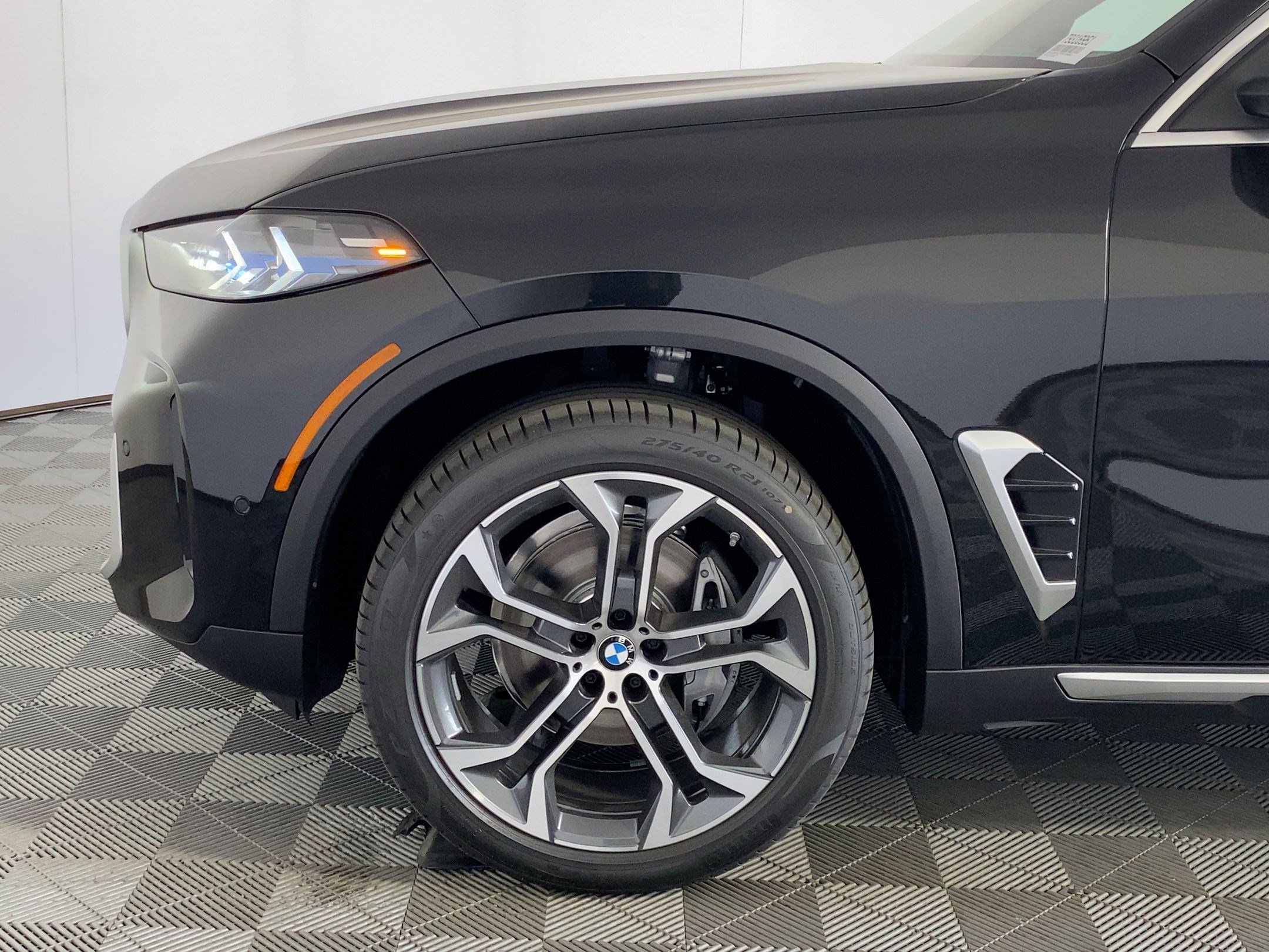 New 2026 BMW X5 sDrive40i w/ Climate Comfort Package image 9