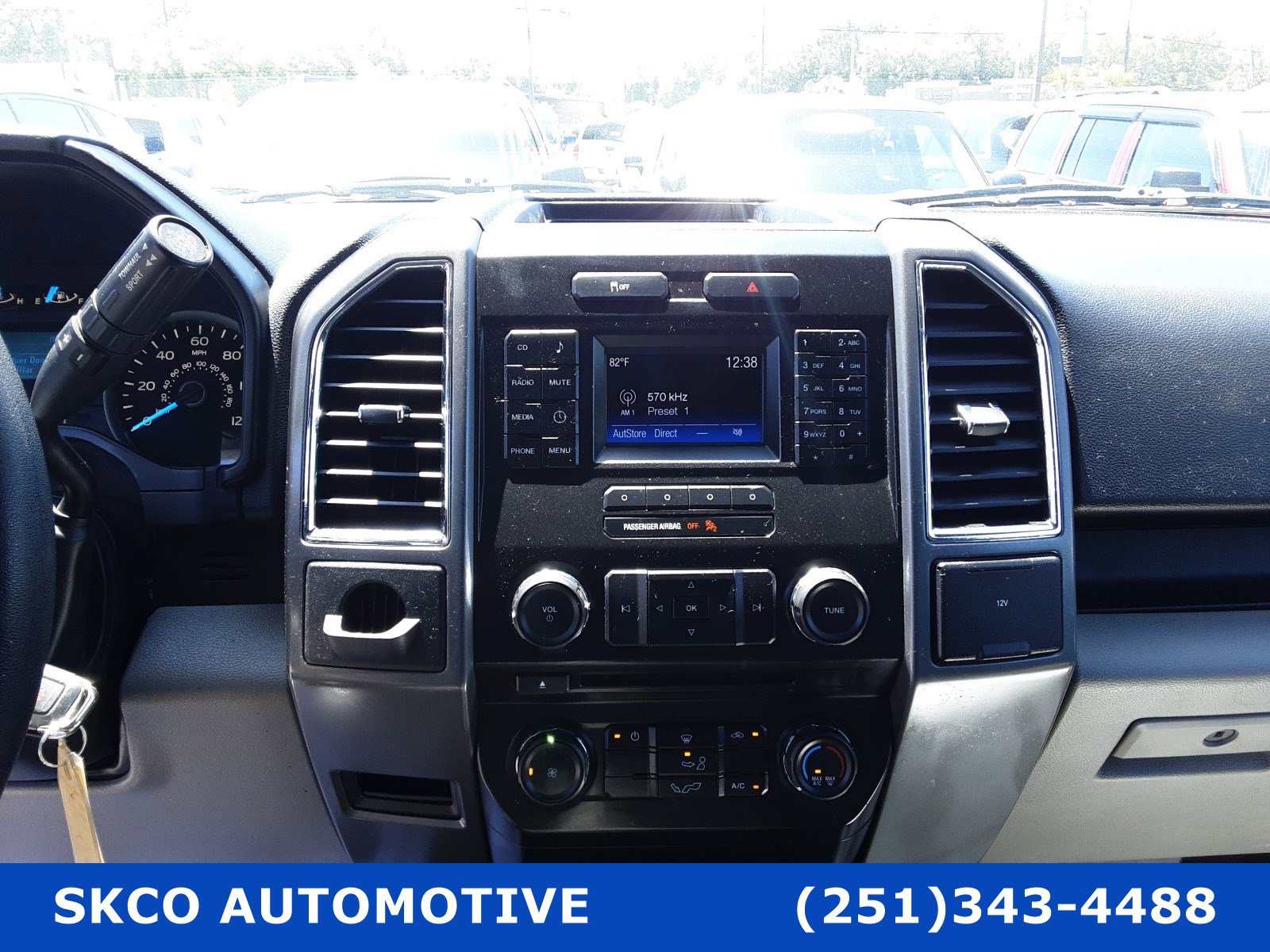 Used 2015 Ford F150 XLT image 16