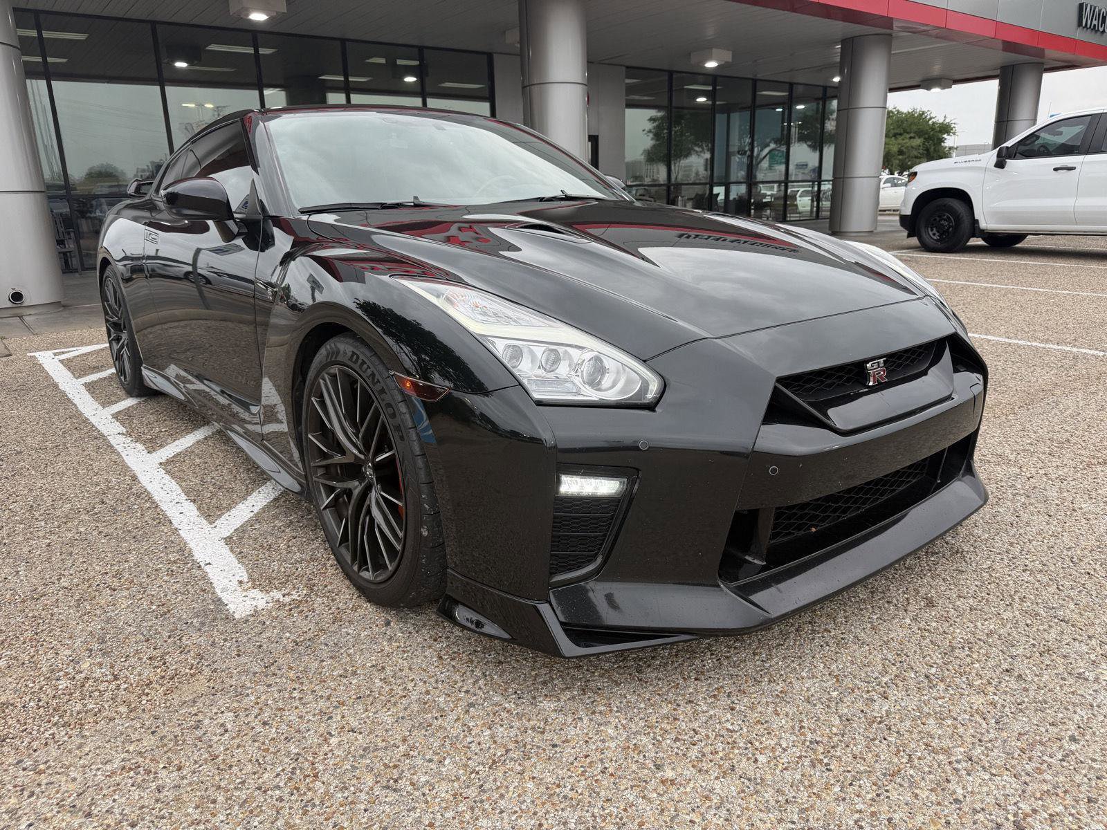 Used 2020 Nissan GT-R Premium w/ Premium Interior Package image 1