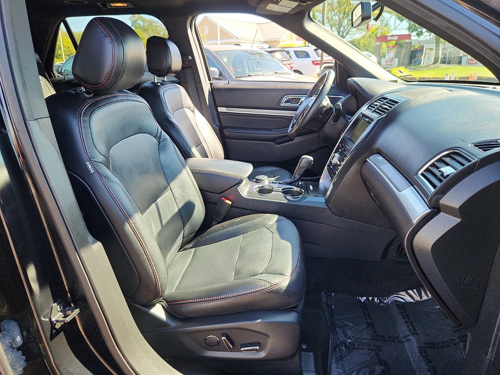 Used 2017 Ford Explorer Sport w/ Equipment Group 401A AWD/4WD image 9