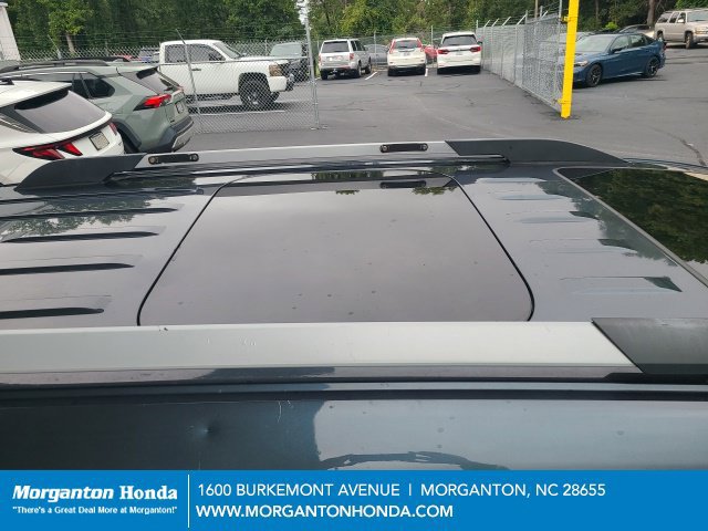 Used 2020 GMC Acadia SLT w/ LPO, Floor Liner Package FWD image 10